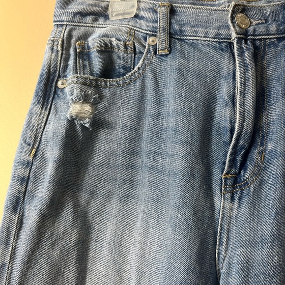 American Eagle Distressed Mom Jean Light Wash 4 destroyed ripped grunge retro - Picture 5 of 14